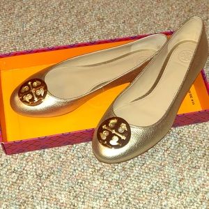 Tory Burch flats sz 8 never worn